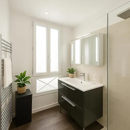 Splendide Design Plein Centre Climatise - 3